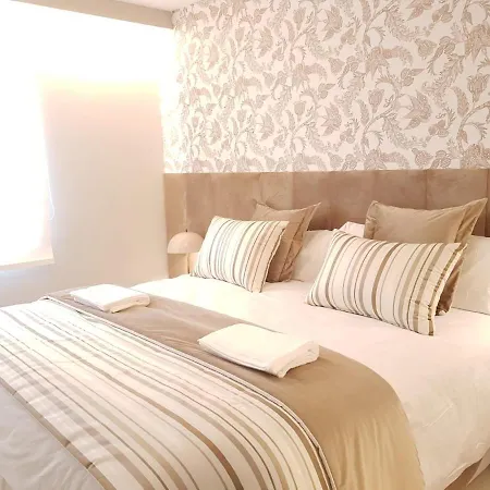 Fabulous In Front Of Sea & Marina With Incredible Views Daire Estepona