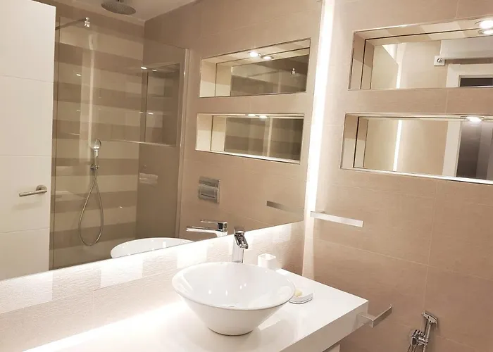 Fabulous In Front Of Sea & Marina With Incredible Views Apartamento