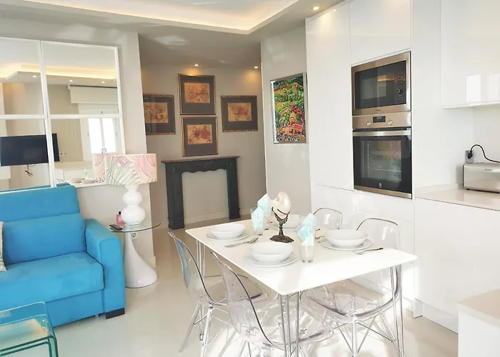 Fabulous In Front Of Sea & Marina With Incredible Views Estepona