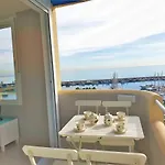 Διαμέρισμα Fabulous In Front Of Sea & Marina With Incredible Views Εστεπόνα